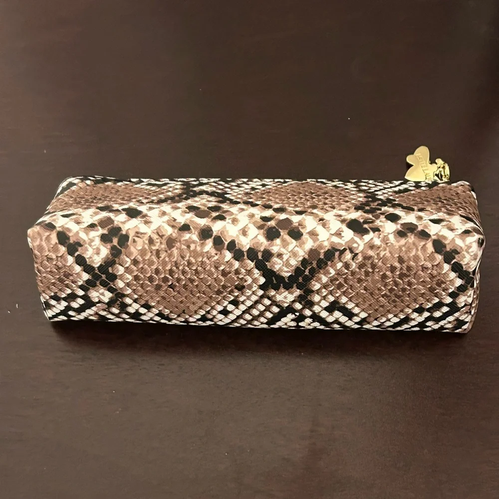 Estée Lauder makeup bag